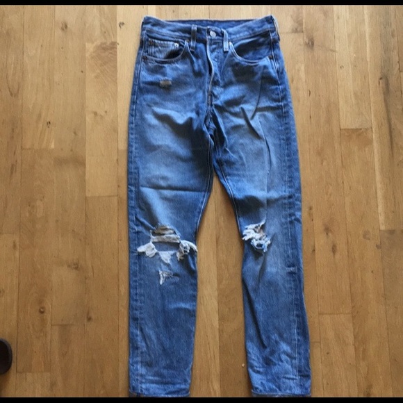 SOLD Levi’s 501 light wash ripped jeans - Picture 6 of 7